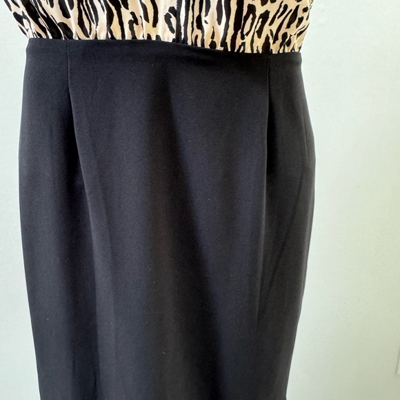 Casual dress black and animal print with said zipper for everyday use. - Picture 8 of 11